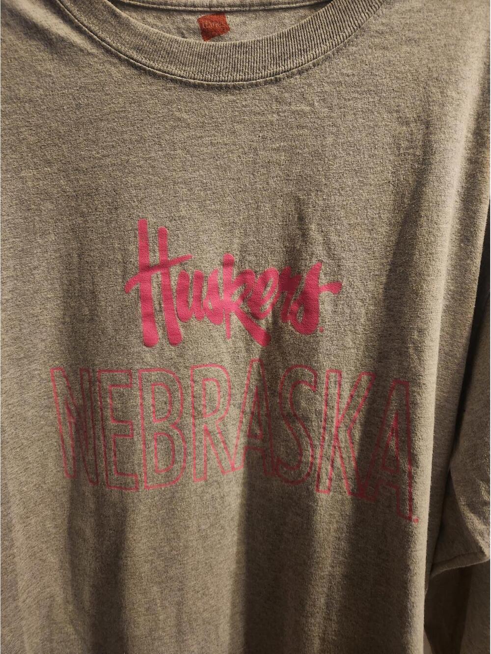 Hanes Comfort Soft Grey Nebraska Huskers Long Sleeve Shirt. Women's Size Large. - Picture 2 of 4